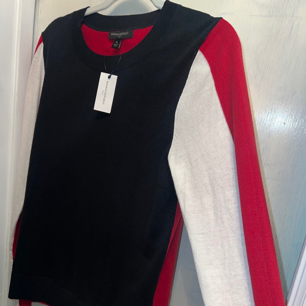 Banana Republic Factory Black, Red & White Colorblock Crew Neck Sweater